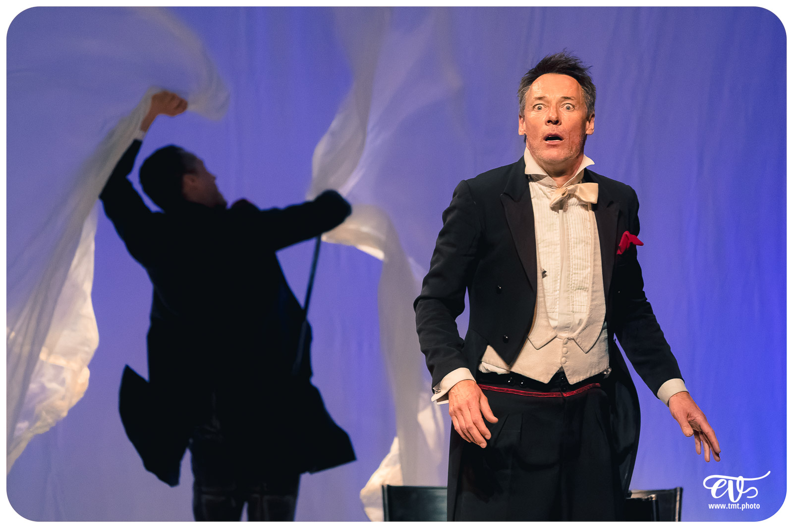 UN FIL A LA PATTE (CIE VIVA)